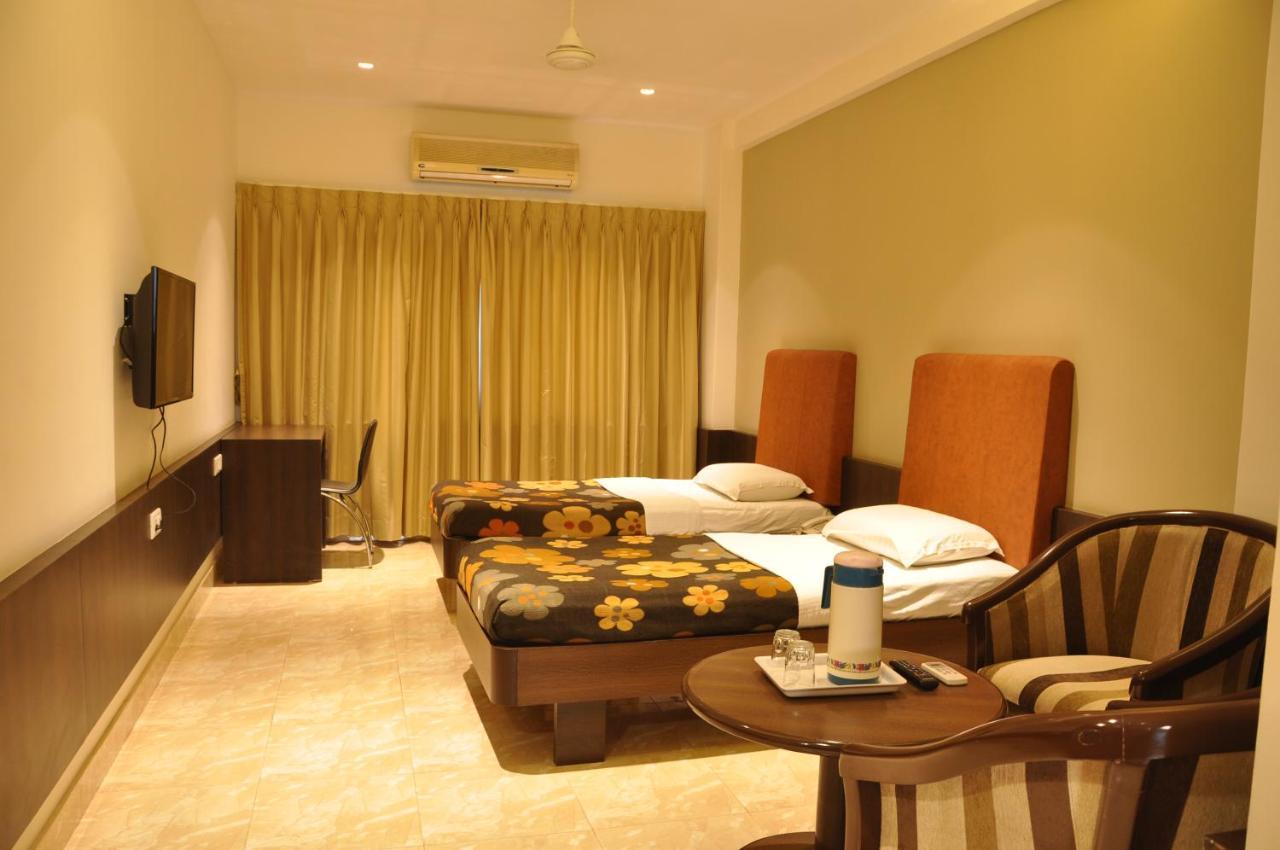 Hotel Prince Residency Bhuj Exterior foto
