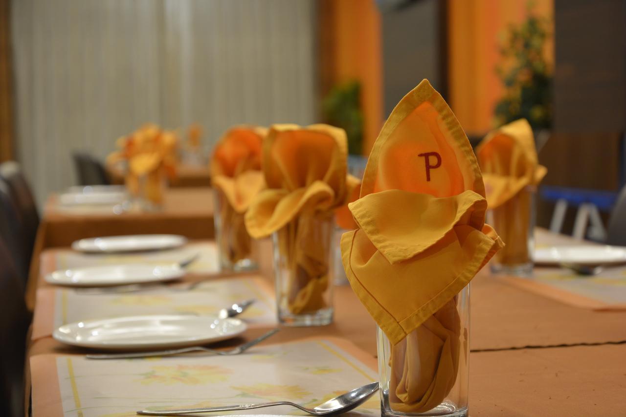 Hotel Prince Residency Bhuj Exterior foto